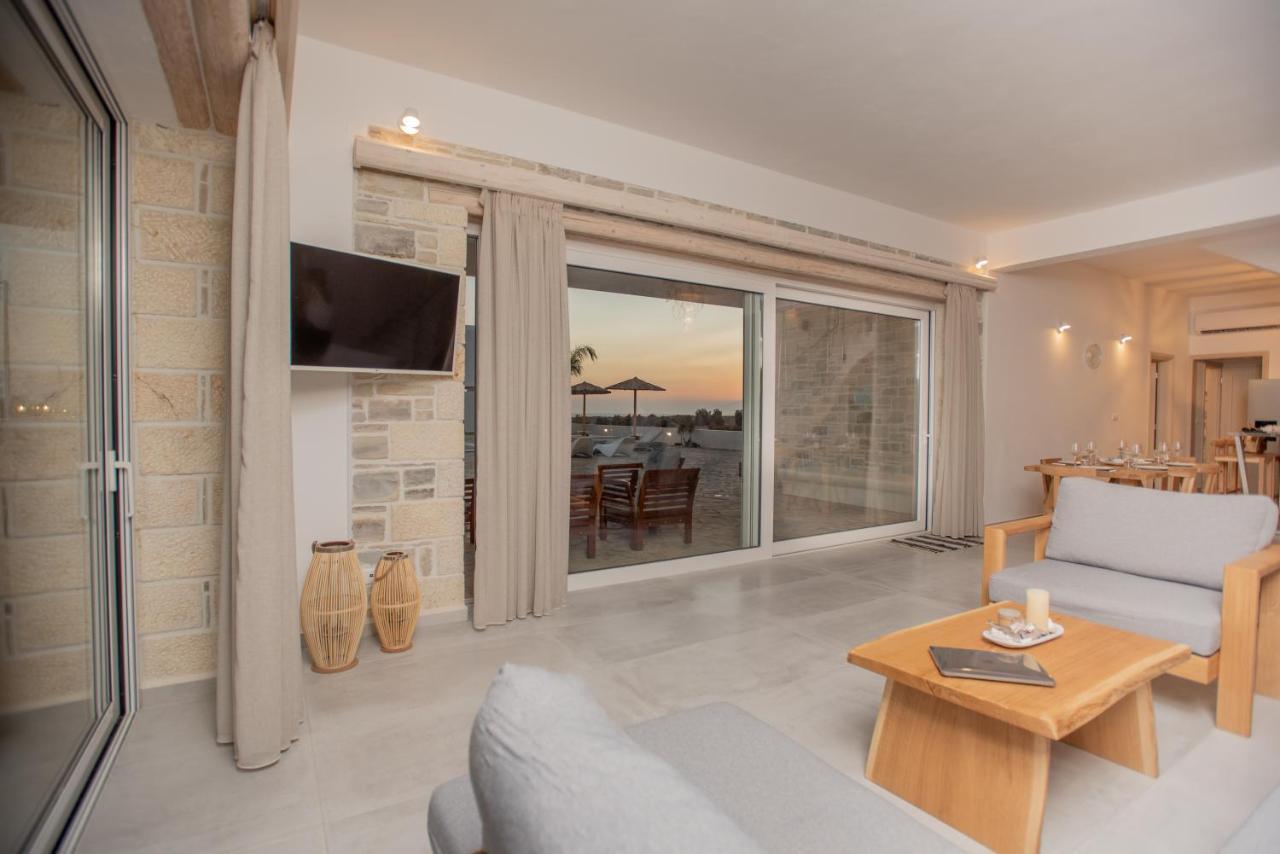 Villa Pnoe Seaside Kalamaki  Esterno foto