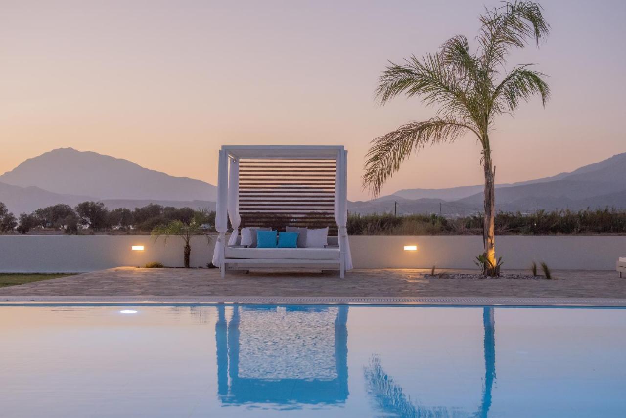 Villa Pnoe Seaside Kalamaki  Esterno foto