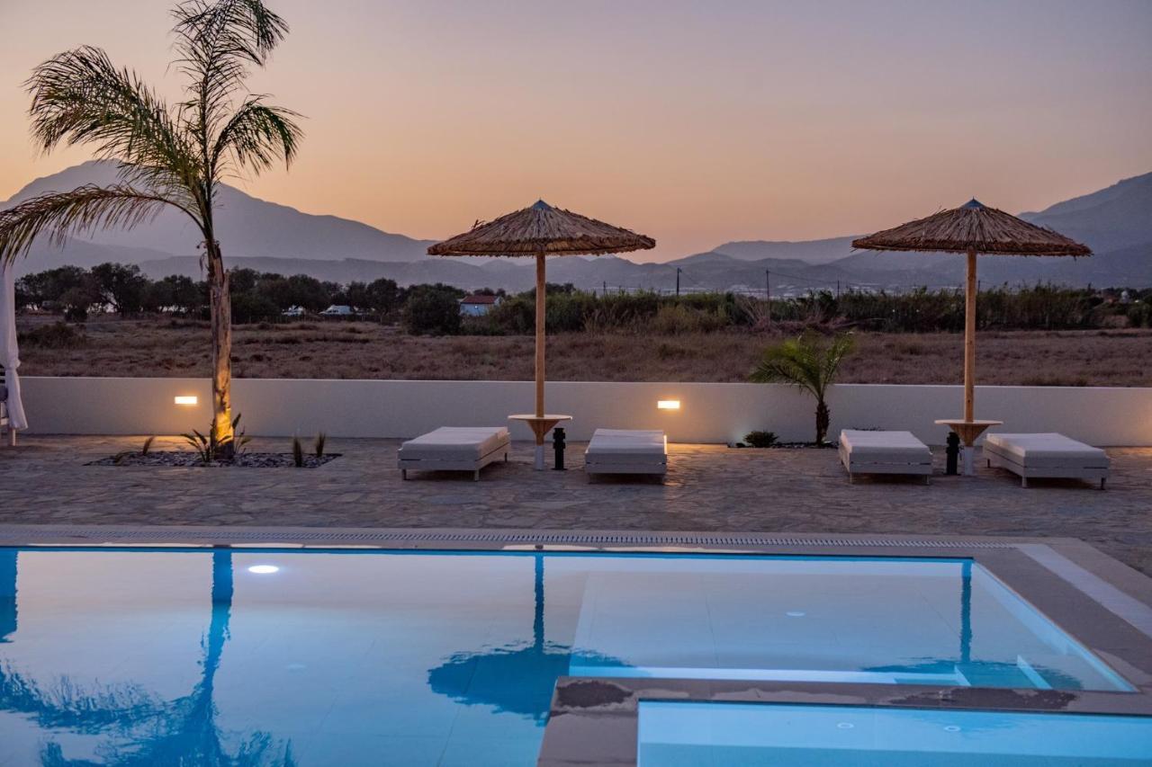 Villa Pnoe Seaside Kalamaki  Esterno foto