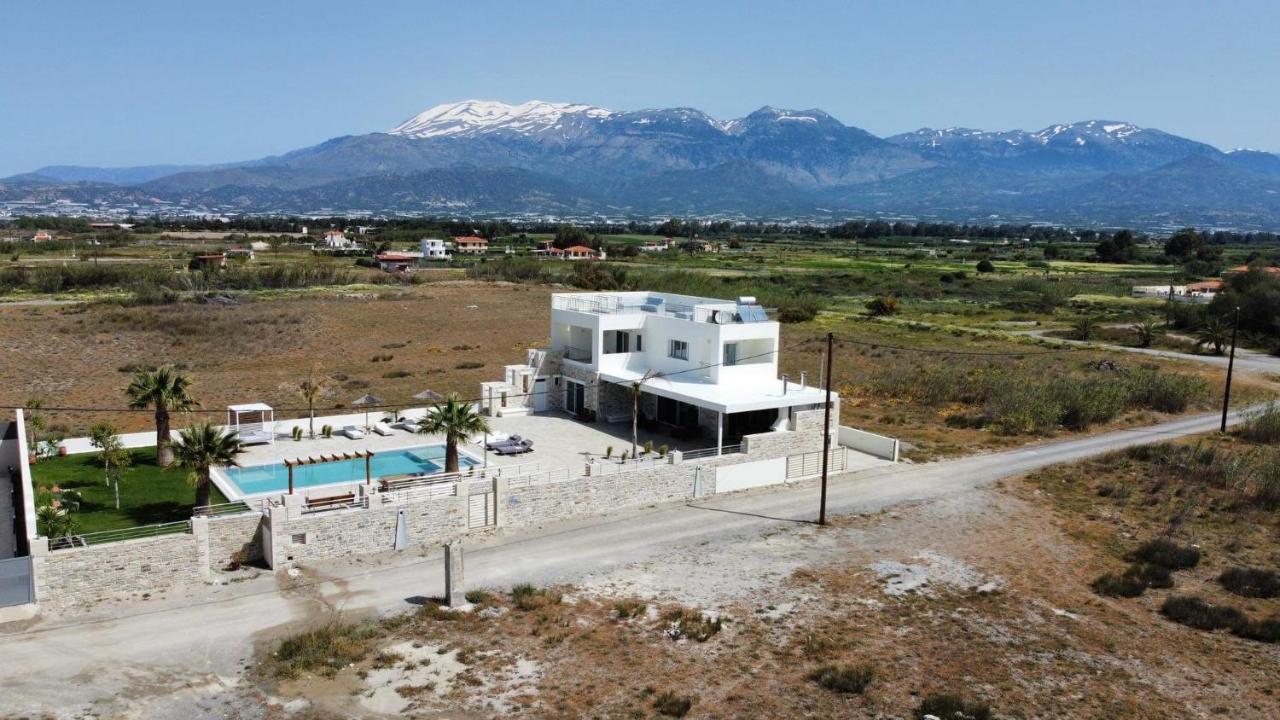 Villa Pnoe Seaside Kalamaki  Esterno foto