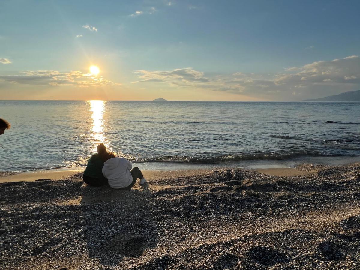 Villa Pnoe Seaside Kalamaki  Esterno foto